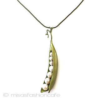 （画像用） ペンダントネックレス ７粒の真珠さやえんどう豆