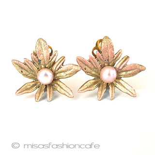 （画像用） マイケルミショー　真珠 ゼラニウム花イヤリング