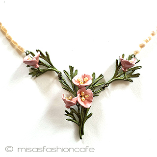 （画像用） 真珠ポピーの花ネックレス