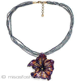 （画像用） マイケルミショーネックレス 真珠　エナメルのお花