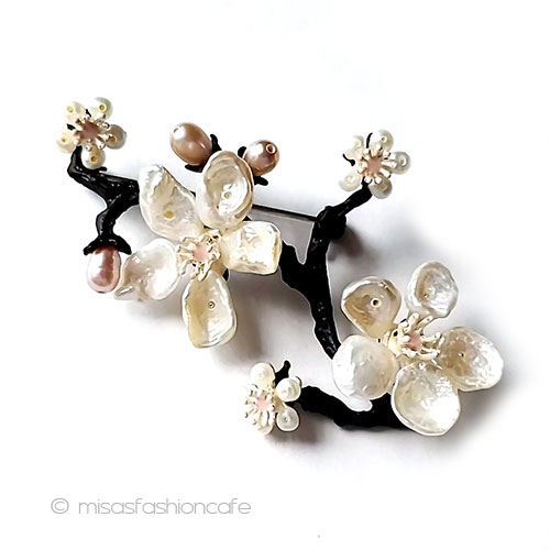 （画像用） 真珠・桜の花ブローチ