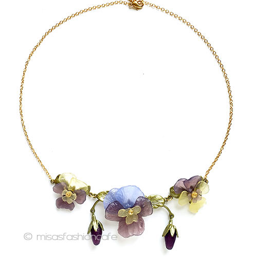 （画像用） すみれパンジーの蕾とお花