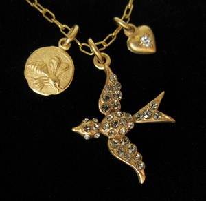 （画像用） 鳥・ハート・蜂 ネックレス