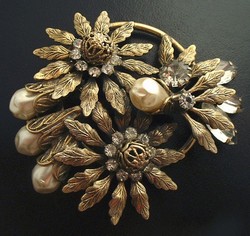 （画像用） アンティーク　ブローチ