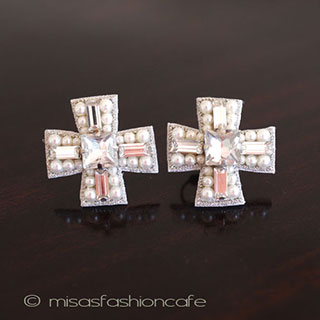 （画像用） ＳＰＡＲＫＬ　十字架・クロス イヤリングまたはピアス