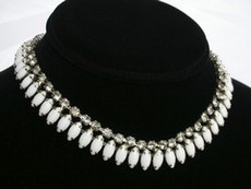 （画像用） ミルクガラス　ネックレス