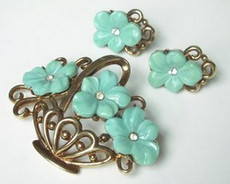 （画像用） Trifari　ブローチ＆イヤリングセット