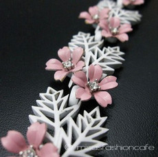 （画像用） クラウントリファリ Trifari ピンクのお花