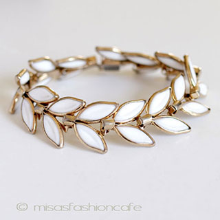 （画像用） Ｔｒｉｆａｒｉ　 トリファリ ミルクガラス葉 ブレス