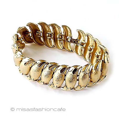 （画像用） クラウントリファリ Trifari　金のお花