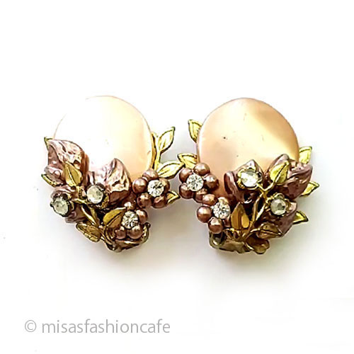 （画像用） ヴィンテージジュエリー MOパール花イヤリング