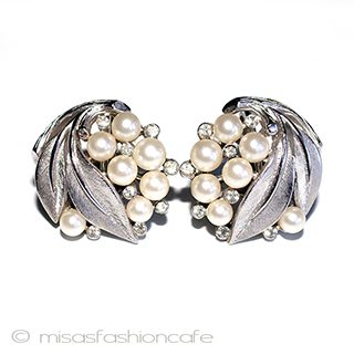 （画像用） Ｔｒｉｆａｒｉ　 トリファリ パールRSの花　イヤリング