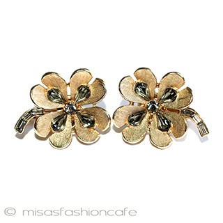 （画像用） Ｔｒｉｆａｒｉ　 トリファリ クローバー四つ葉イヤリング