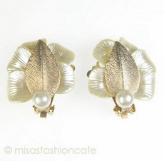 （画像用） パール花びらイヤリング