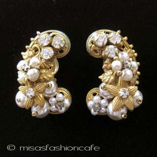 （画像用） Robert刻印 イヤリング バロックパールの花