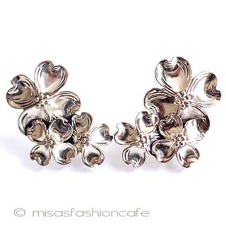 （画像用） Sterling Silver　銀製 ハナミズキ花イヤリング