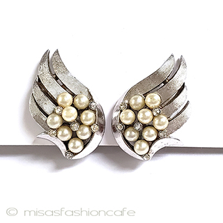 （画像用） Trifari　 トリファリ 羽・翼　イヤリング