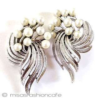 （画像用） Trifari　 トリファリ パールの花イヤリング