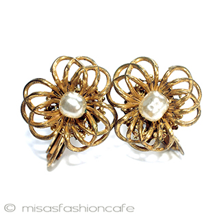 （画像用） ミリアム　ハスケル パールのお花イヤリング