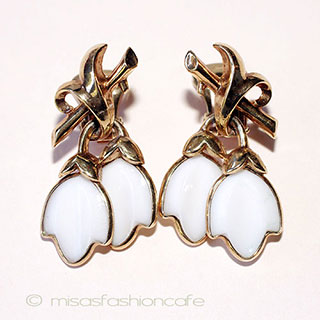 （画像用） Trifari 　 トリファリ ガラスお花　イヤリング