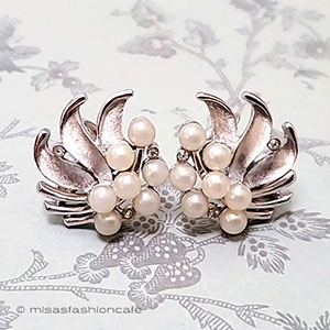 （画像用） Trifari　 トリファリ パール花イヤリング