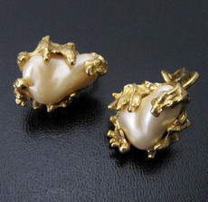 （画像用） クラウントリファリ バロックパール　イヤリング