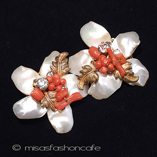 （画像用） DeMario NY　イヤリング 珊瑚マザーオブパール花