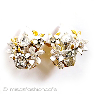 （画像用） Robert　イヤリング エナメルRS白花ブーケ