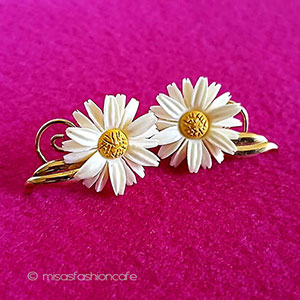 （画像用） デイジーのお花イヤリング 象牙アイボリー12Kgf刻印