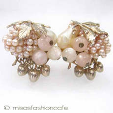 （画像用） パールさくらんぼイヤリング