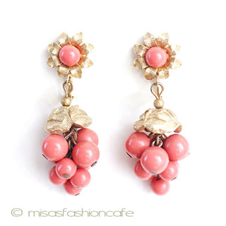 （画像用） コーラルのお花イヤリング
