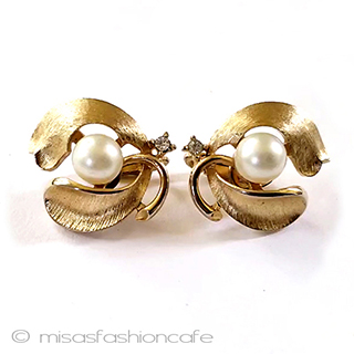 （画像用） Trifari　 トリファリ 宿り木　イヤリング