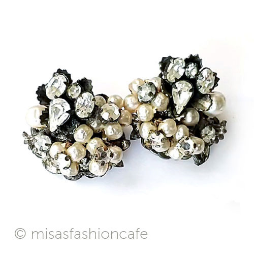 （画像用） Robert刻印イヤリング バロックパールのお花