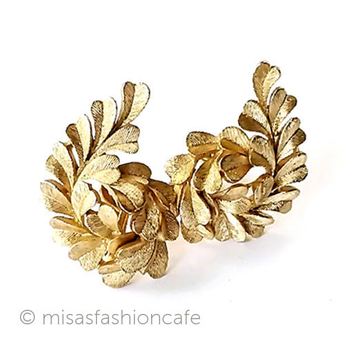 （画像用） Trifari　 トリファリ 金の葉イヤリング