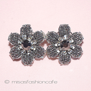 （画像用） DeMario　イヤリング シルバーフラワー