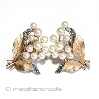 （画像用） Trifari　 トリファリ パールの花イヤリング