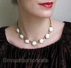 （画像用） Trifari　 トリファリ ガラスの花ネックレス