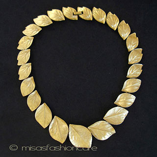 （画像用） クラウントリファリ Trifari 金の葉