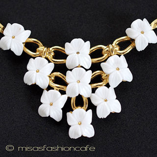 （画像用） クラウントリファリ Trifariすみれネックレス