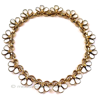 （画像用） Trifari　 ネックレス ミルクガラスの花