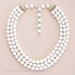 （画像用） ミルクガラス　ネックレス