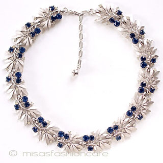 （画像用） Ｔｒｉｆａｒｉ　 トリファリ ネイビー花　ネックレス