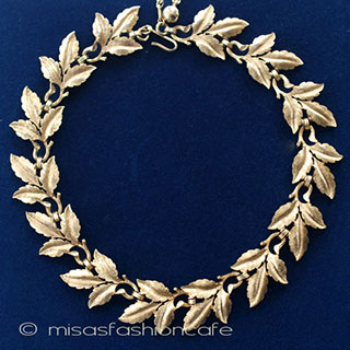 （画像用） Trifari　 トリファリ ゴールドの葉ネックレス