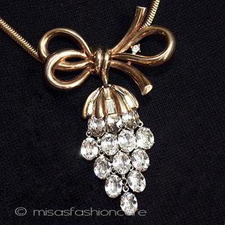 （画像用） Ｔｒｉｆａｒｉ　 トリファリ 1950年葡萄ネックレス