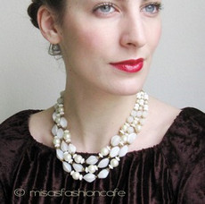 （画像用） Trifari　トリファリ パールガラス3連ネックレス