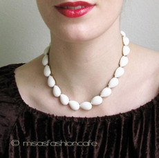 （画像用） Trifari　トリファリ ホワイトティアーネックレス