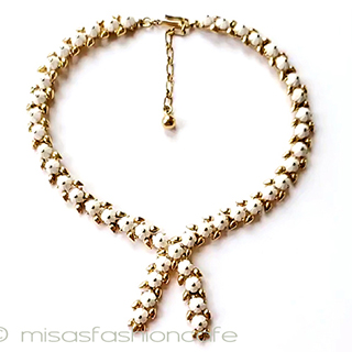 （画像用） ヴィンテージアクセサリー トリファリ　白い花リボン