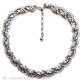 （画像用） Ｔｒｉｆａｒｉ　 トリファリ クリスタル銀葉ネックレス