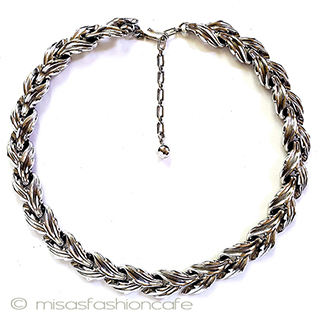 （画像用） Ｔｒｉｆａｒｉ　 トリファリ 銀葉リース　ネックレス