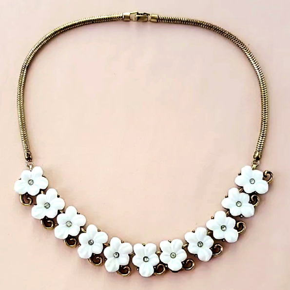 （画像用） ヴィンテージアクセサリー トリファリ　 ガラスの花